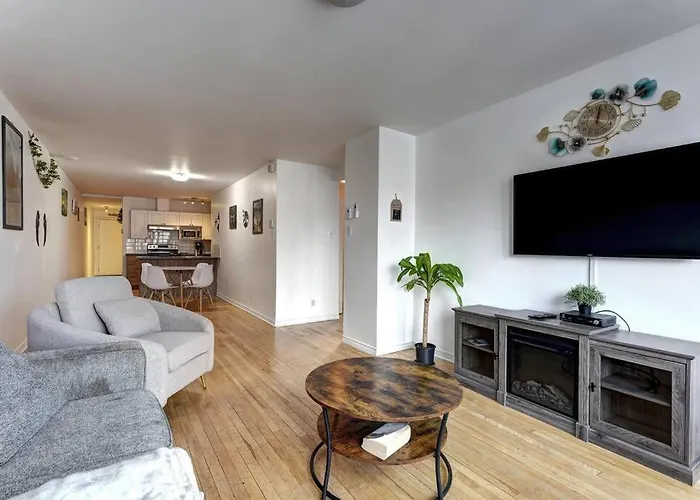 Charming Unit With Balcony