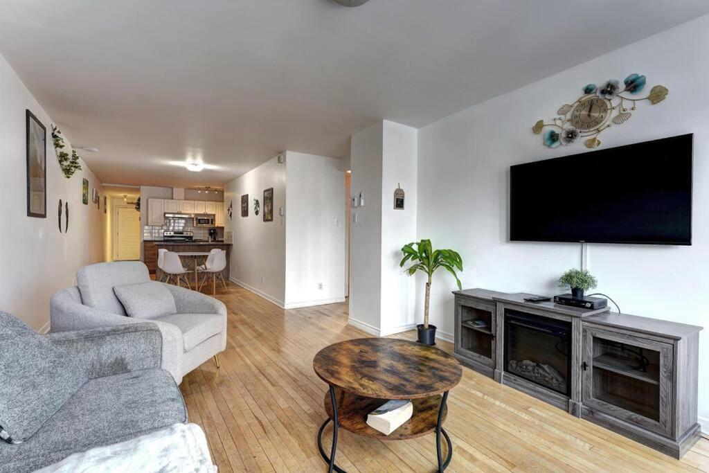 Charming Unit With Balcony Apartamento Montreal