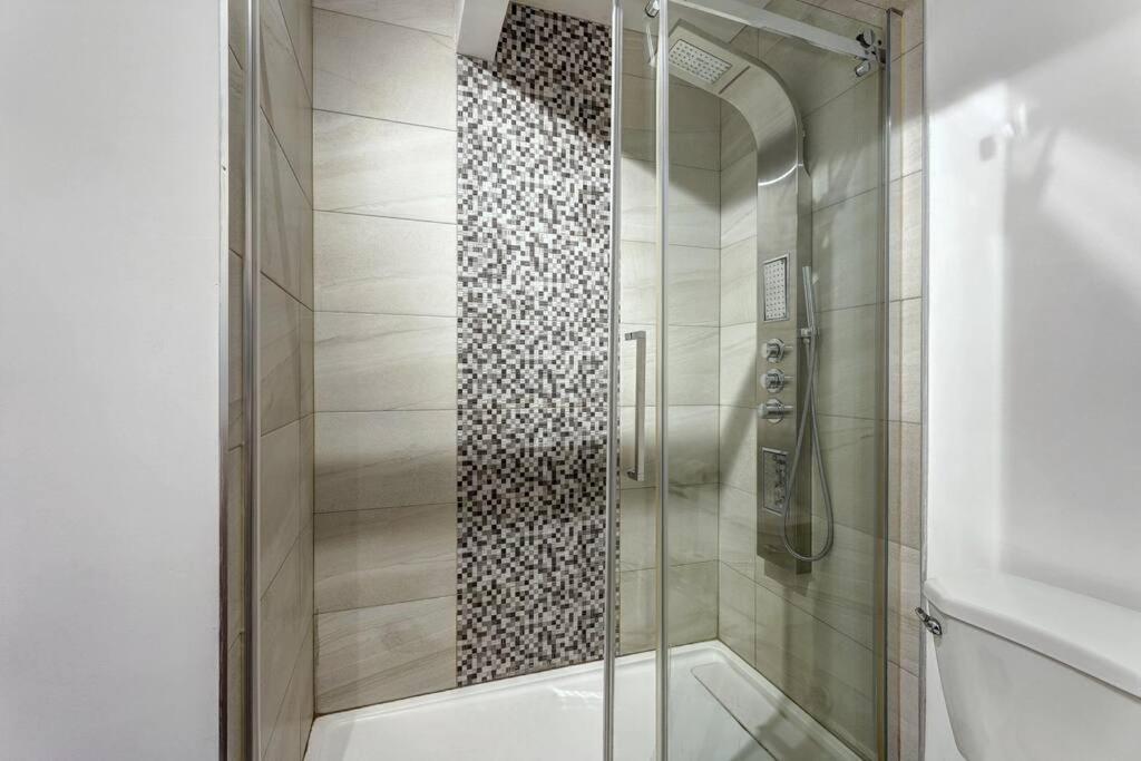 Apartamento Charming Unit With Balcony