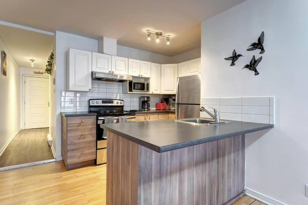 Charming Unit With Balcony Apartamento Montreal
